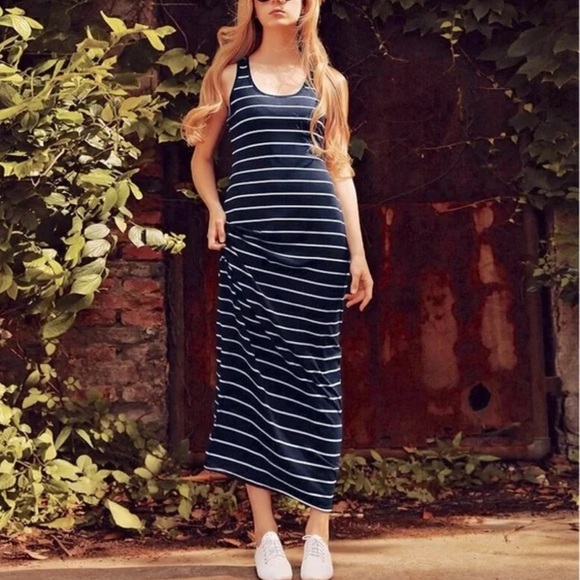 C & C California Striped Navy Casual Maxi Dress NWT Size Large - Picture 1 of 5